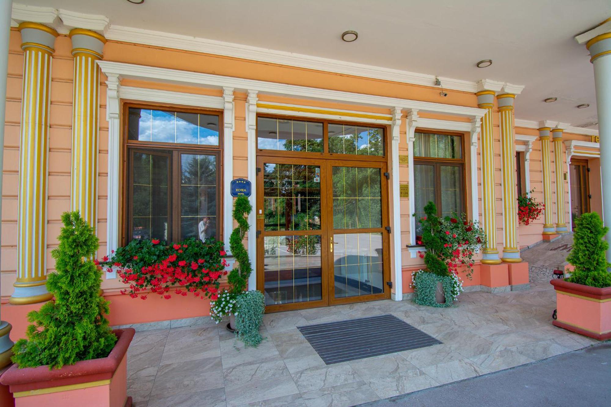 Hotel Villa Majur Subotica Extérieur photo